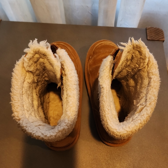 Koolaburra by UGG Kids - Lotta Short Boot - Picture 7 of 10